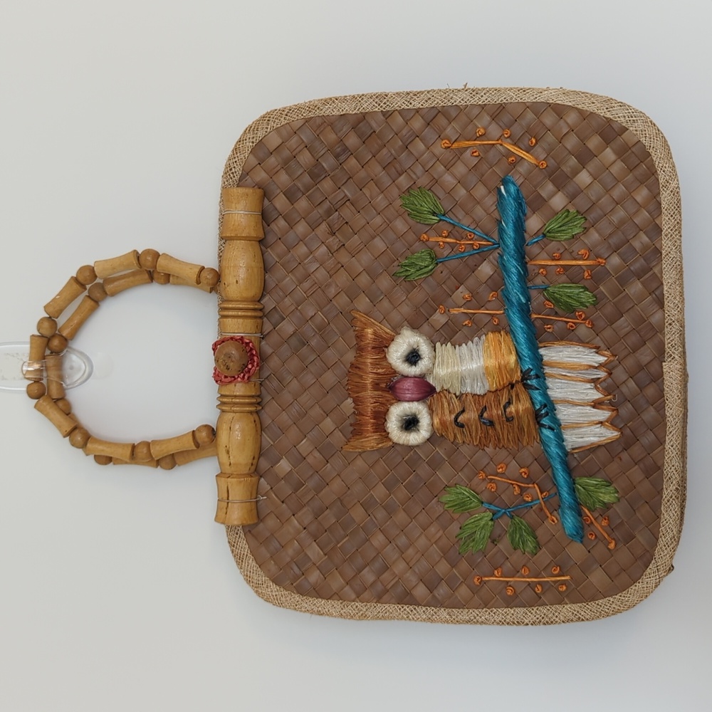 Vintage Woven Owl Purse, pristine condition